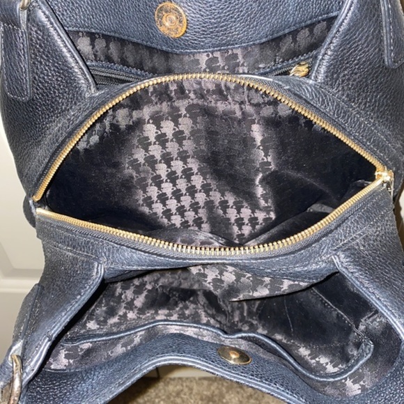 Karl Lagerfeld Paris Flow Embossed Black Medium Sized Purse - Picture 4 of 12